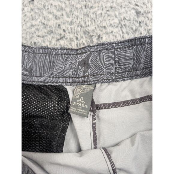 Prana Shorts Women Extra Small Gray Athleisure Floral Running Gym Training Yoga - Picture 2 of 7
